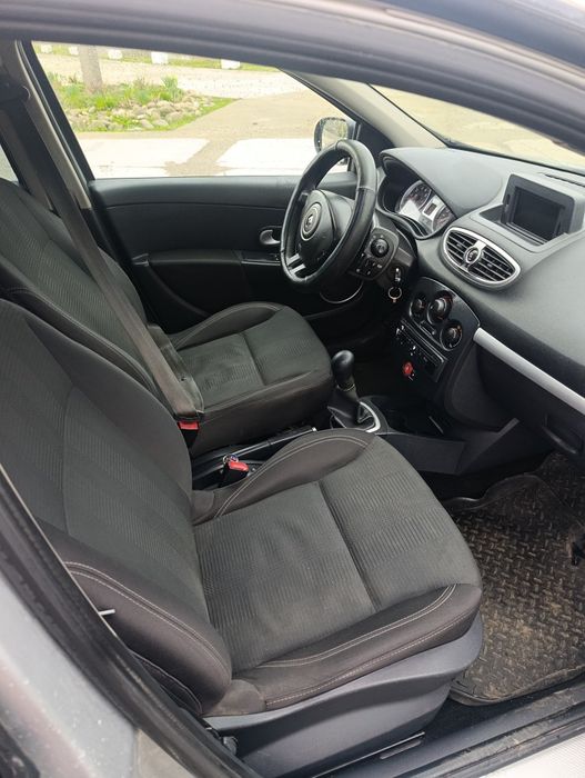 Продам renault clio гарний стан обслужена