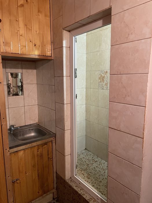 Кімната в гуртожитку не подалік макдоналдс