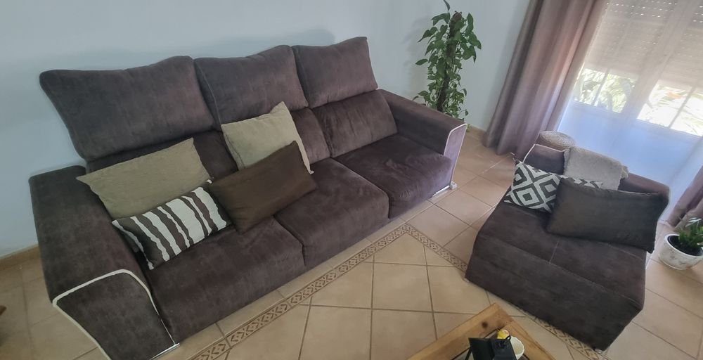 Sofá de 3 lugares em bom estado com chaise longue móvel 

2,13x