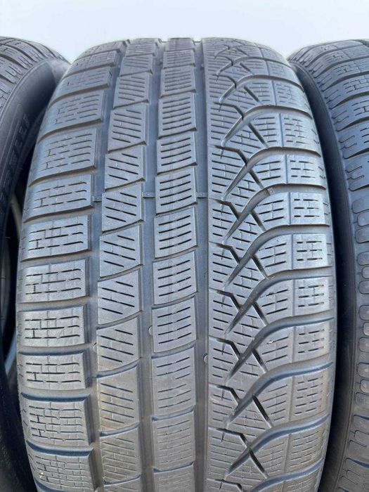 245/45/19 R19 Pirelli Pzero Winter 102H 4шт Зима 7.8-6+мм