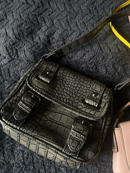 Torebka mała ciemno szara imitacja skóry stan idealny