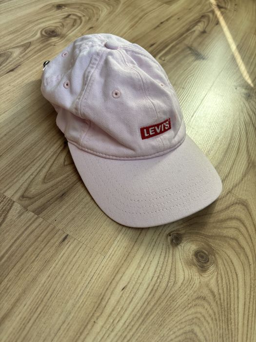 Czapka Levis levi’s z daszkiem używana różowa