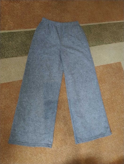 Комфортные широкие спортивные штаны на 12-13 лет, рост 158 см