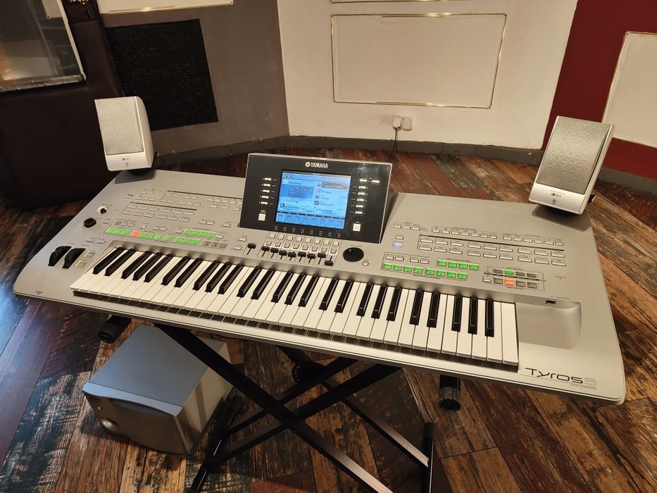 Keyboard Yamaha Tyros 3 + głośniki!