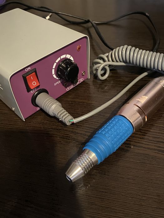 Фрезер для манікюру і педикюру.