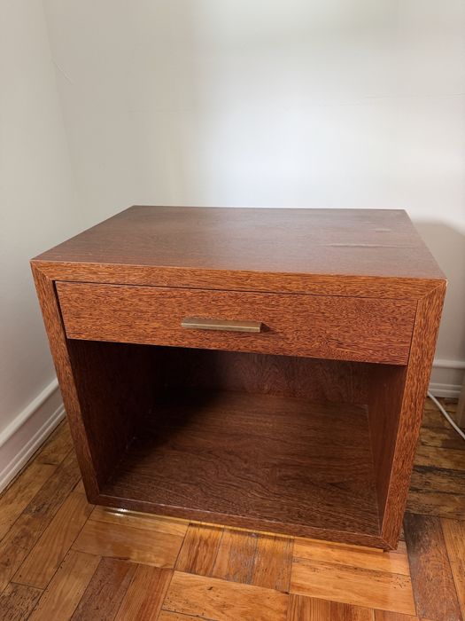 Mesa de cabeceira