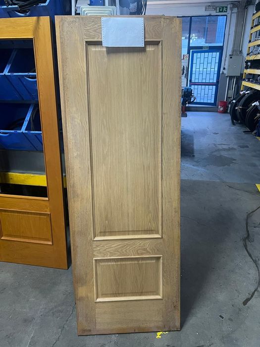 Vendo portas novas em Carvalho, com várias medidas, sem aduelas