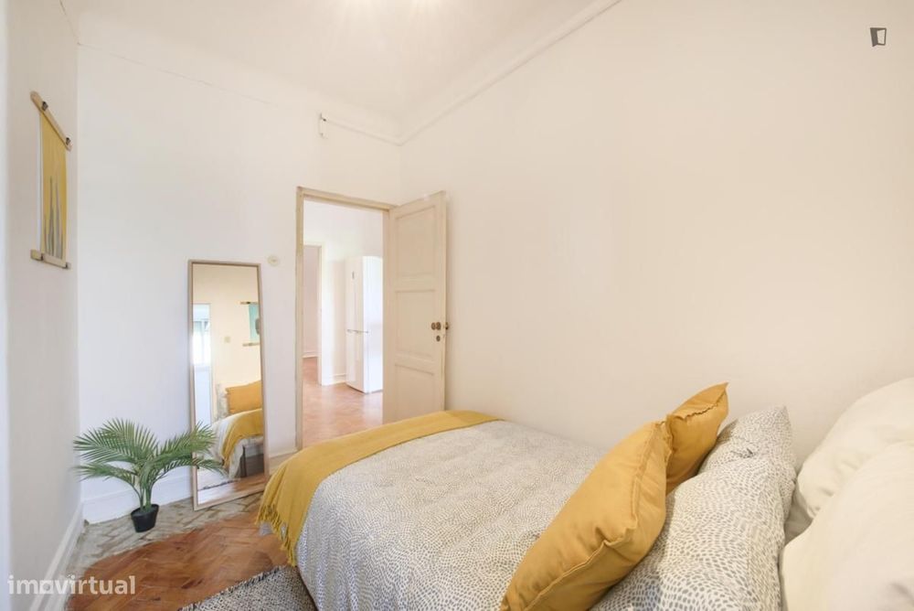 Quarto - localizado em Alvalade Lisbon
