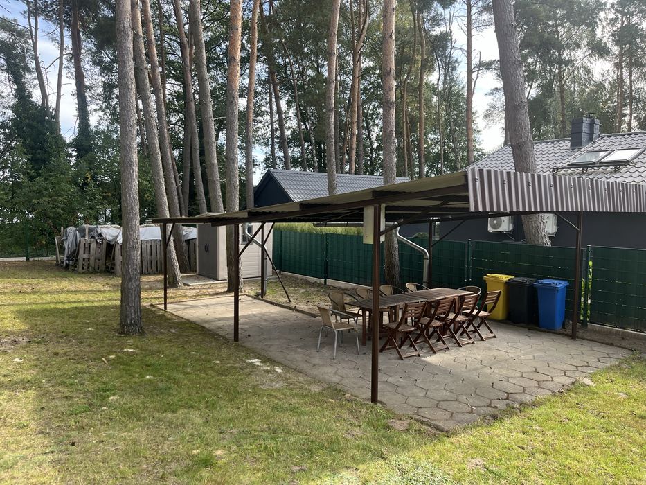 DZIAŁKA Z DOMKIEM LETNISKOWYM - pierwsza linia brzegowa Jeziora Kuźnickiego | Boruja - Więcej