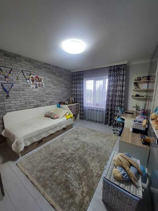 Продаж 2 поверхового будинку