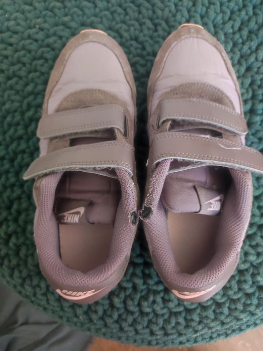 Buty Nike dziewczęce rozm. 33.5 = 32