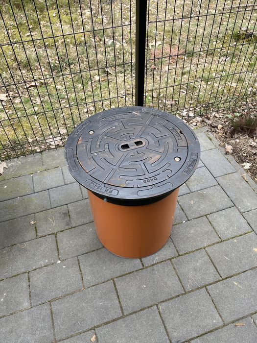 Właz żeliwny D400 40 ton z teleskopem i uszczelką 425