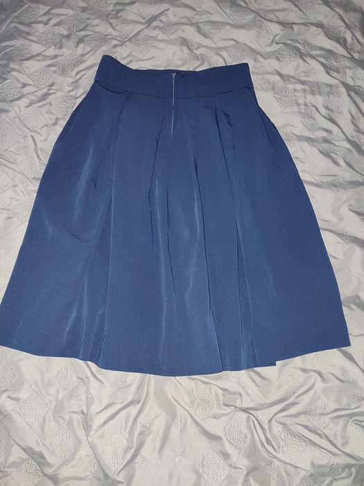 Продам спідницю жіночу міді