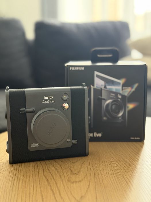 Камера миттєвого друку Fujifilm Instax Wide Evo стан нової
