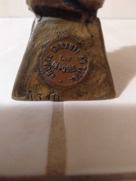 Rzeźba "Gwiżdżący chłopiec" proj. Wiktor Szczeblewski