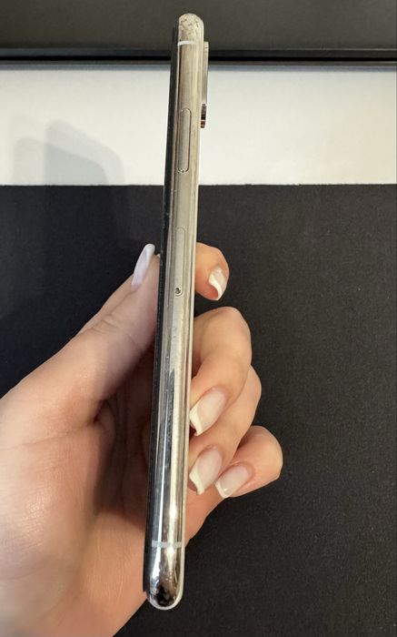 Телефон iPhone XS 64 ГБ Silver