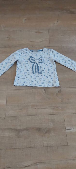 Zestaw ubranek dla dziewczynki w rozmiarze 92/98 - stan bardzo dobry