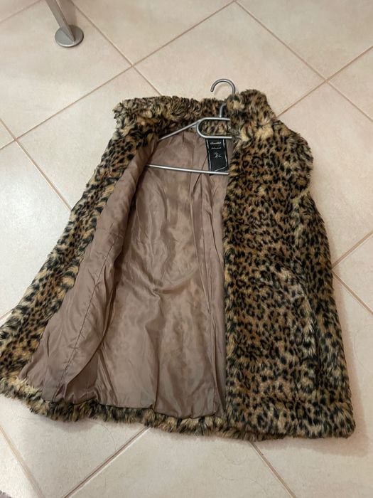 Colete de pêlo - Marca Bershka