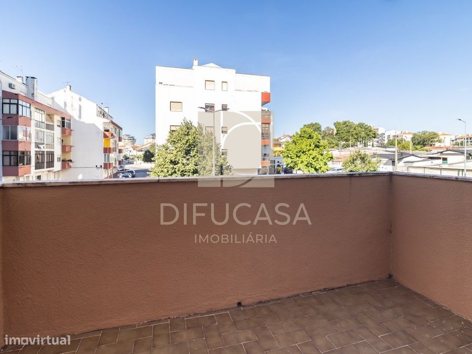 R363 Apartamento T3 1º Andar Amora