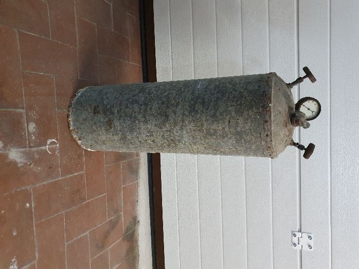 Depósito a pressão antigo