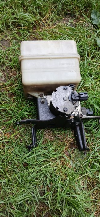 Насос гідропідвіски toyota land cruiser 100 lexus lx 470