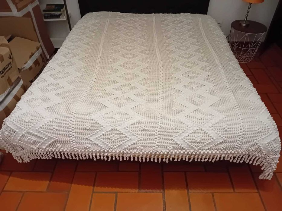 Lote de têxteis em renda