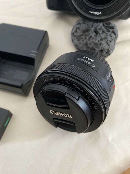 Canon EOS 750D com 2 objectivas (50mm e 18-55mm)