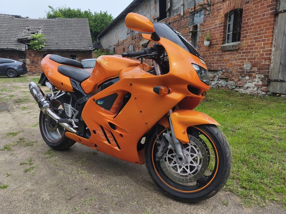 Kawasaki zx9r aerograf Xenon rzucający się w oczy;)