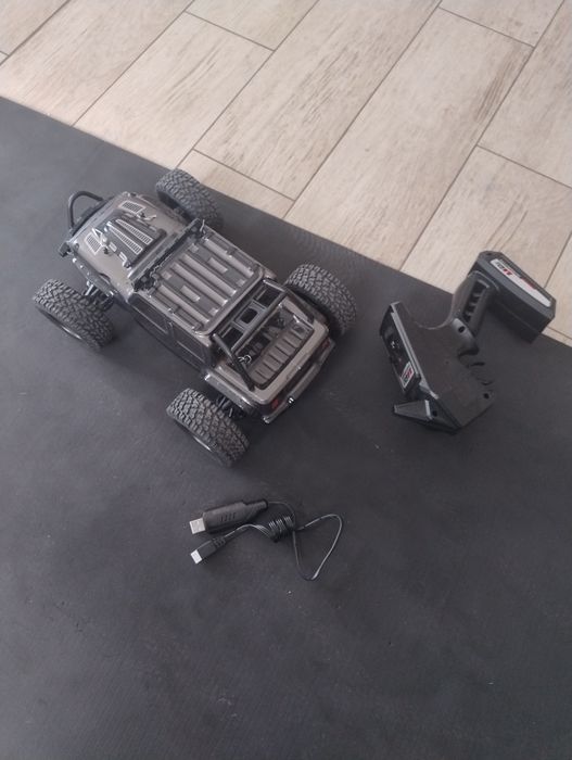 Радіокерована машинка Suchiyu Gantry SCY 16103 I джип на пульті радіок