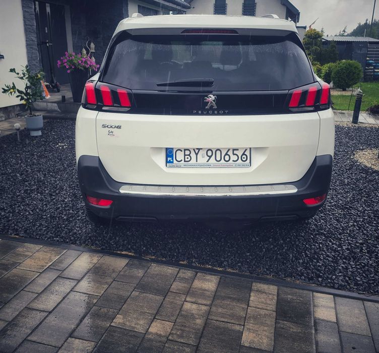 Peugeot 5008 2017 rok
