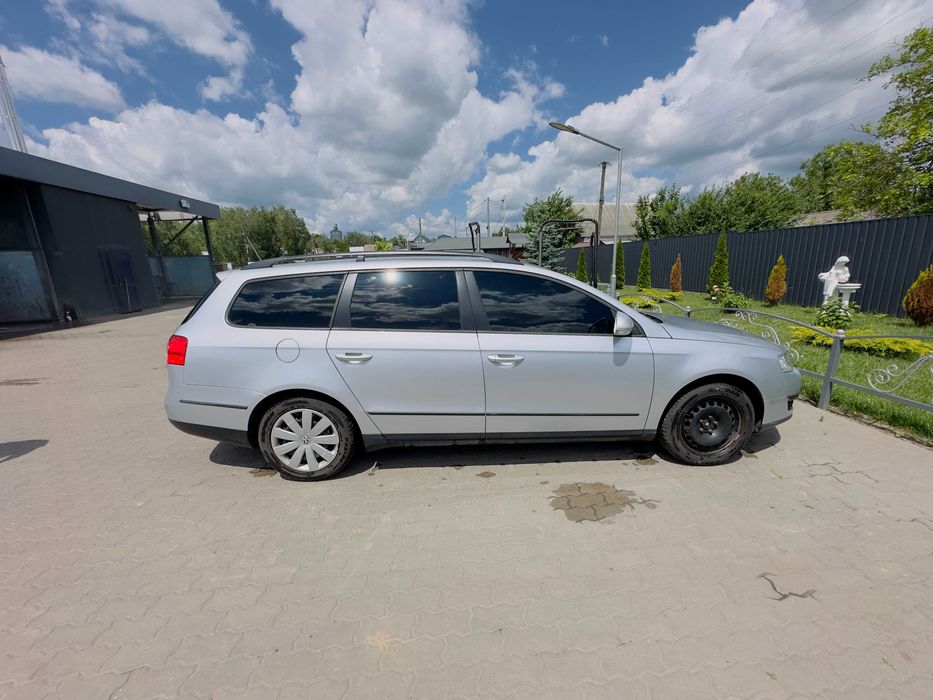 Авто Volkswagen Passat B6 2010