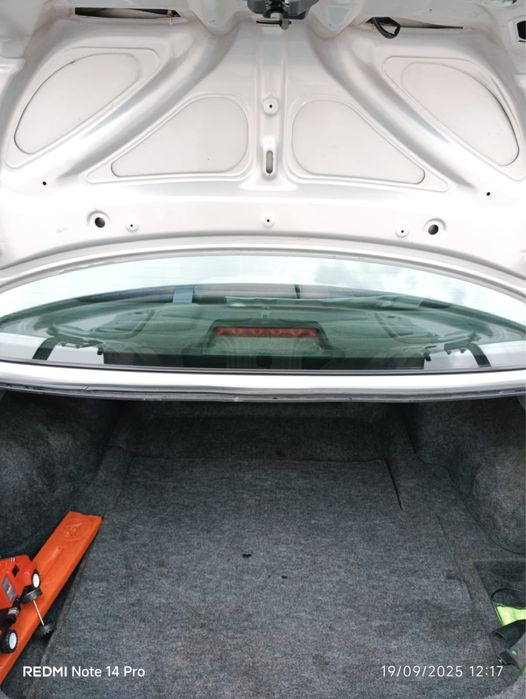 Accord 2001 com 180m km carro muito bom