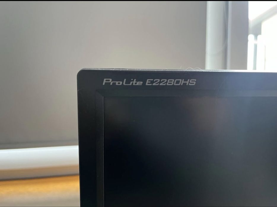 Monitor komputerowy