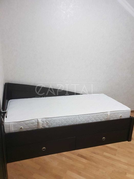 Продаж жилого комплексу, 9 таун-хаусів, усі здані, окупність 10 років