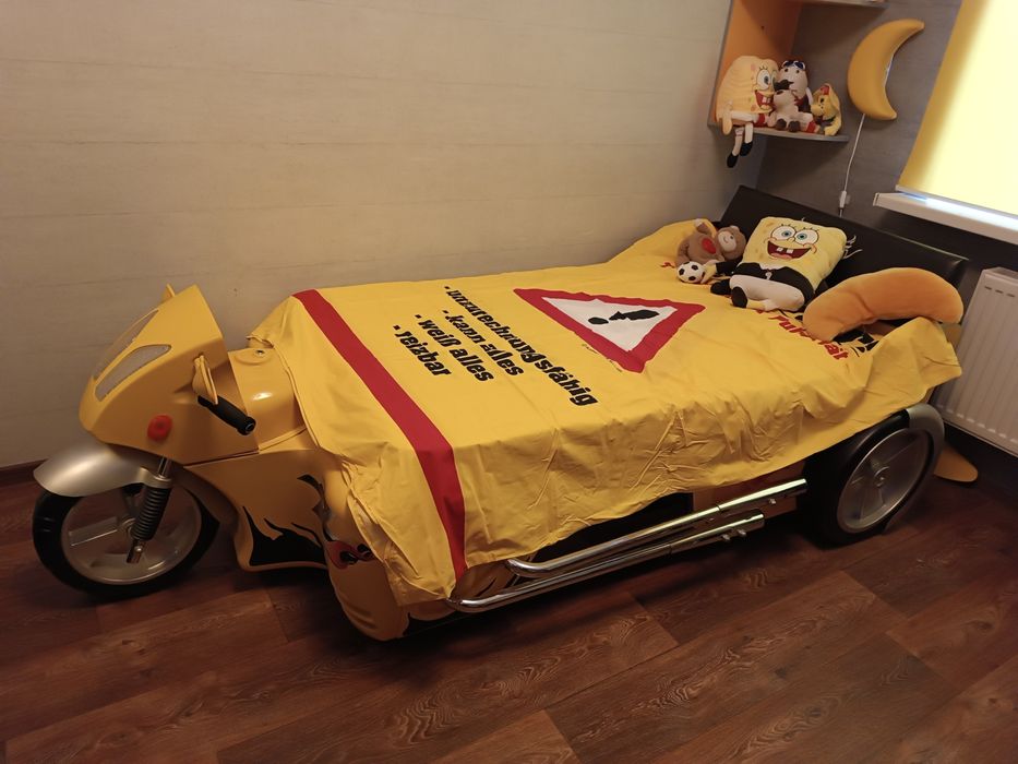 Продаю детский гарнитур moto Kids