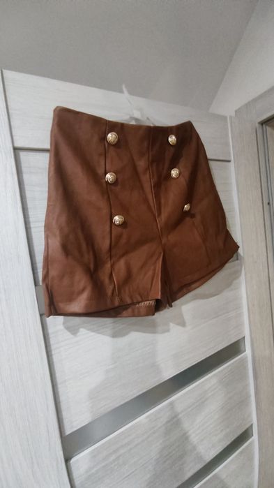 Spodenki brązowe carmel skórzane L