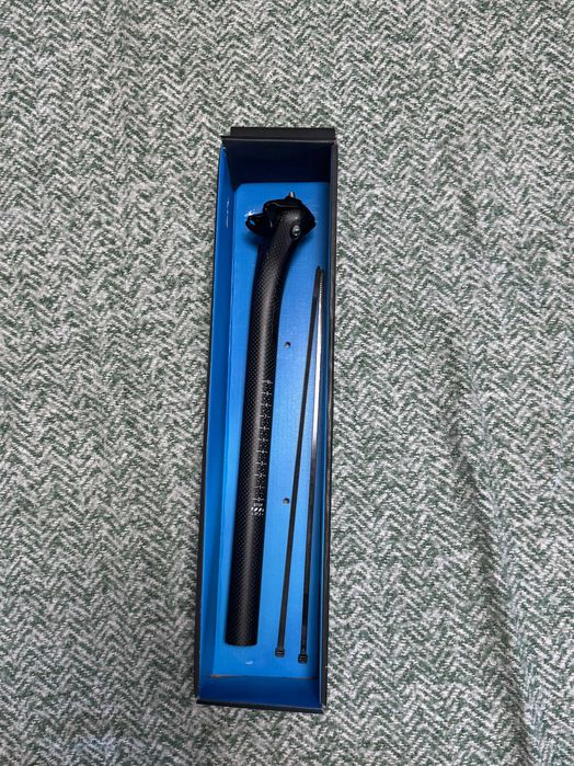 Sztyca podsiodłowa karbonowa matowa 400x27.2 mm OFFSET
