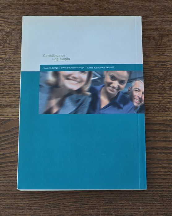 Livros jurídicos / Direito / 1 = 2,5€ / 10 = 20€