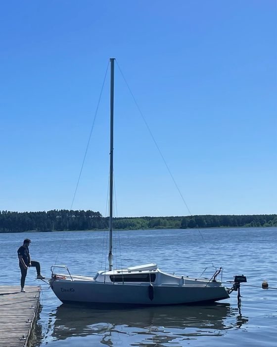 Jacht żaglowy kabinowy