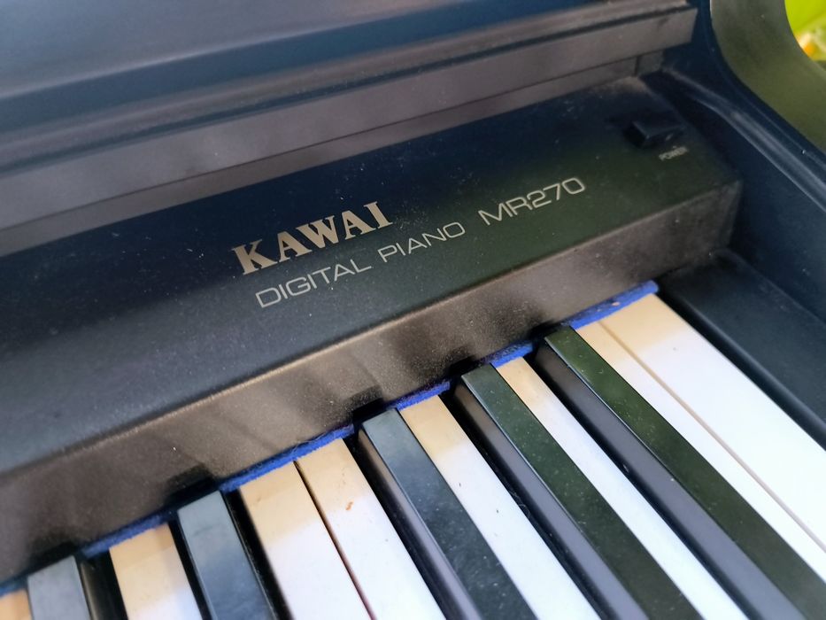 Piano digital parede