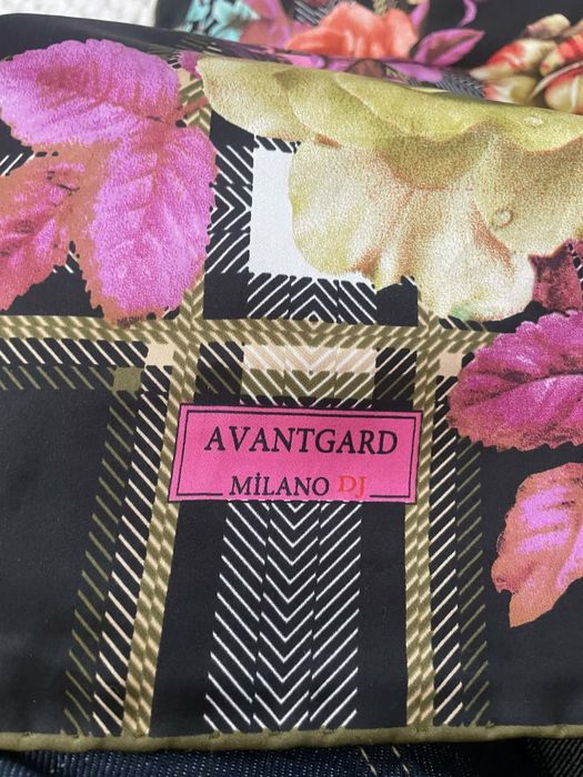 Stylowa jedwabna apaszka avandgard milano
