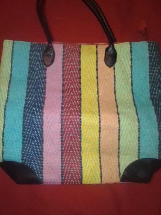 Яскрава велика плетена сумка-шопер, торба
