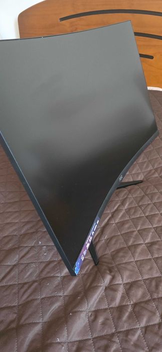 Monitor aoc 31.5 polegadas 0.5 ms 240hz curvo top