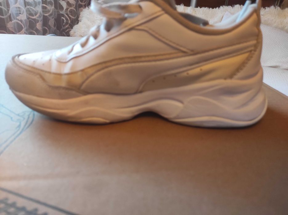 Кросівки жіночі для заняття спортом