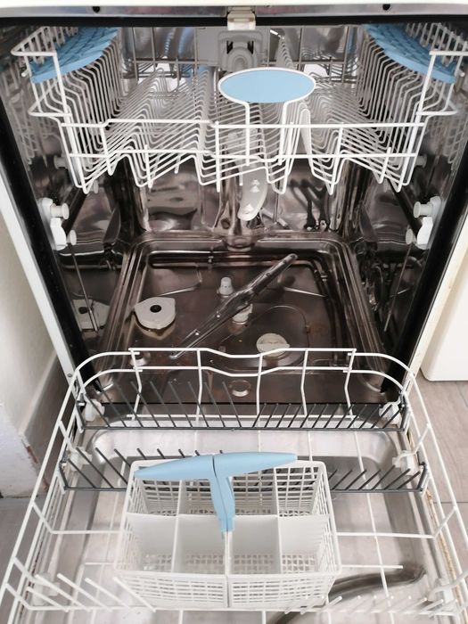 Máquina de lavar loiça Indesit usada