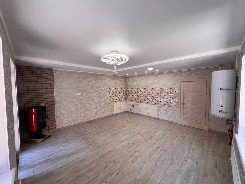 Будинок з ремонтом в Ірпені. Мінімальне оформлення