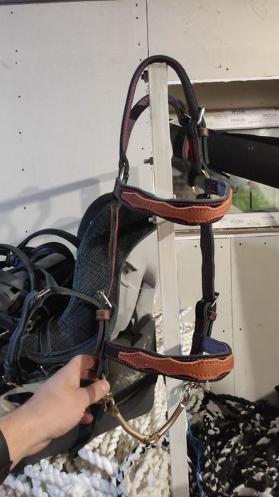 Шкіряна вуздечка на коня кантарка кантар недоуздок капейстра наголовни