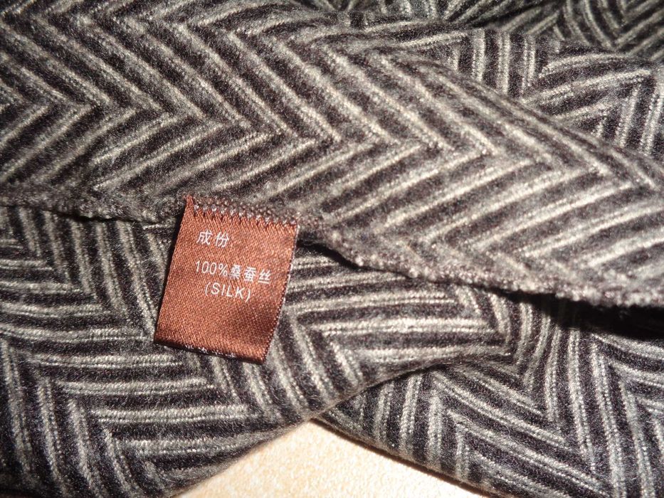 100% SILK dzianinowy jedwab ciepły szary szal szalik w jodełkę