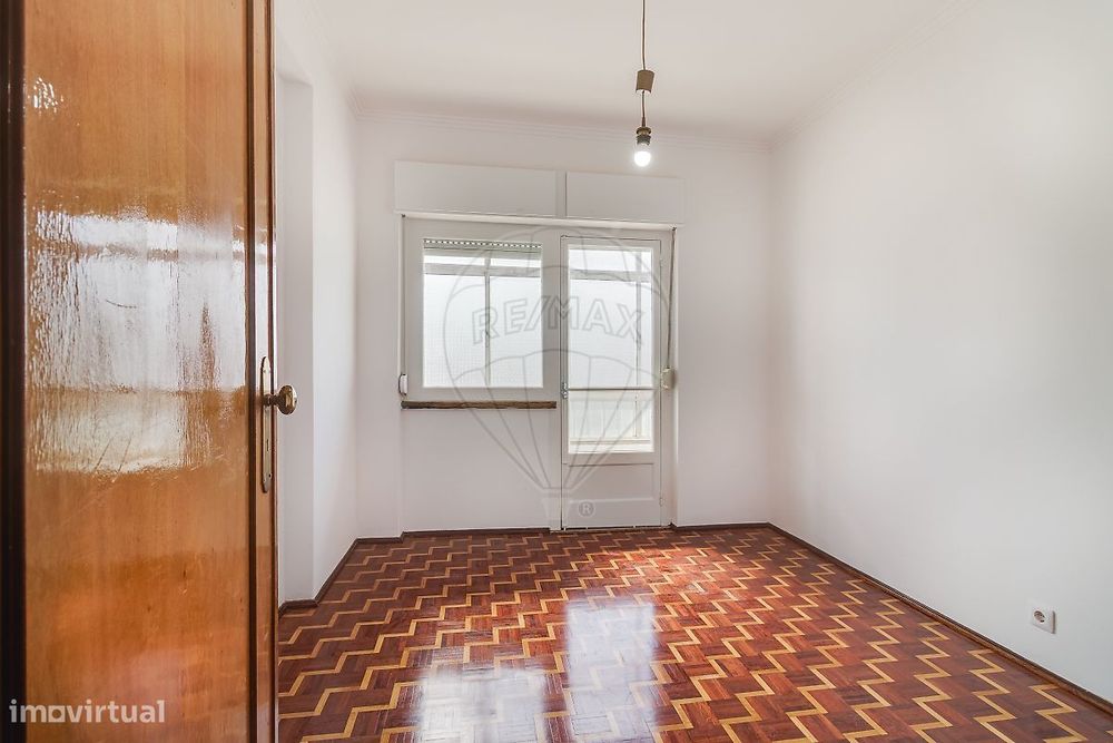 Apartamento T4 para arrendamento