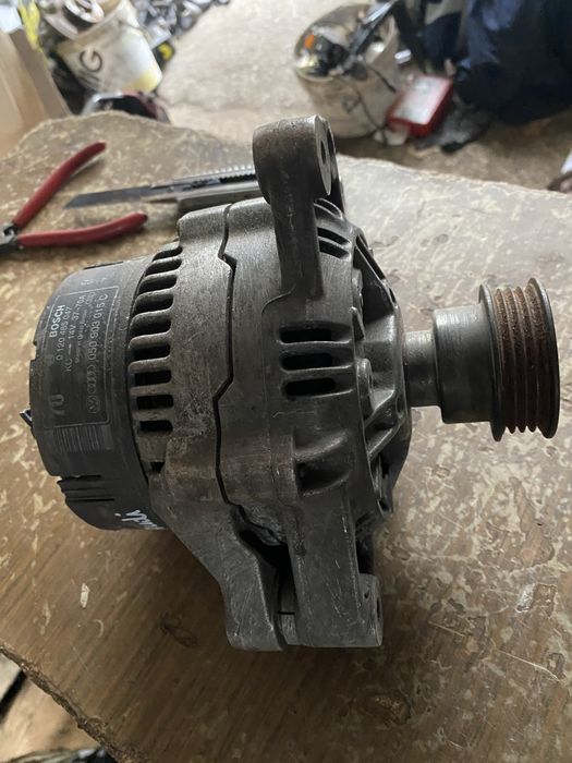 Audi 80 b4 2.0 alternator